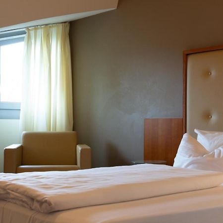Hotel Am Blauen Wunder Drezda Kültér fotó