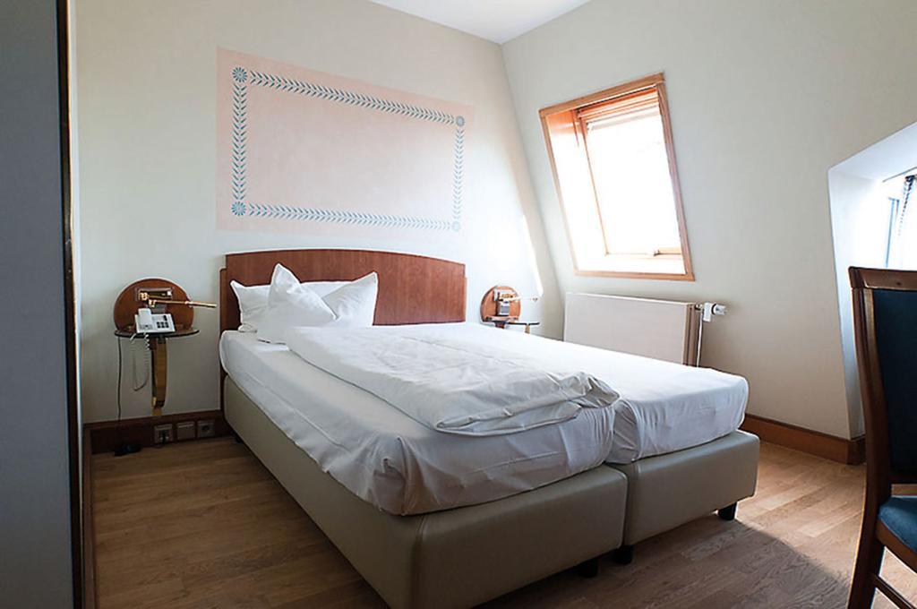 Hotel Am Blauen Wunder Drezda Szoba fotó