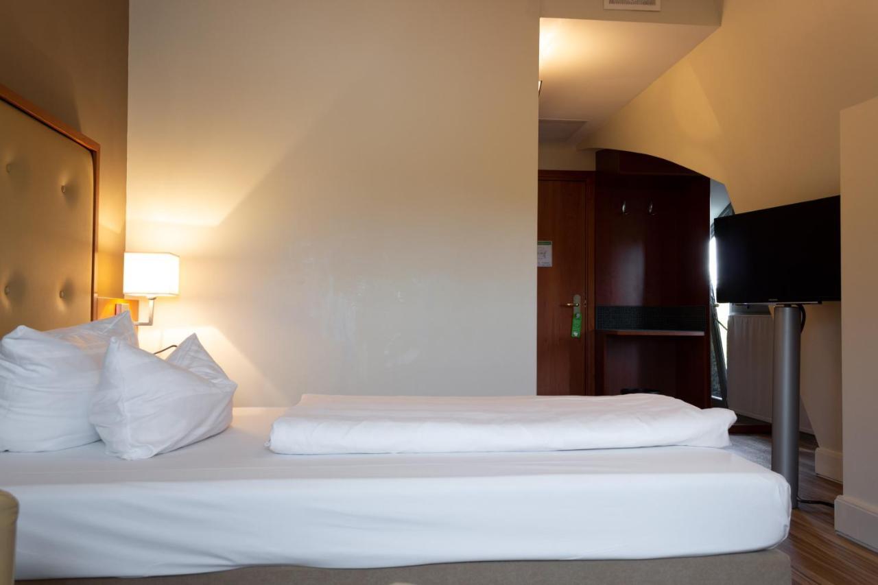 Hotel Am Blauen Wunder Drezda Kültér fotó