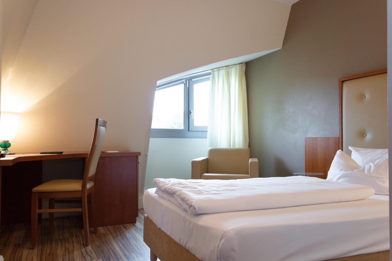 Hotel Am Blauen Wunder Drezda Kültér fotó