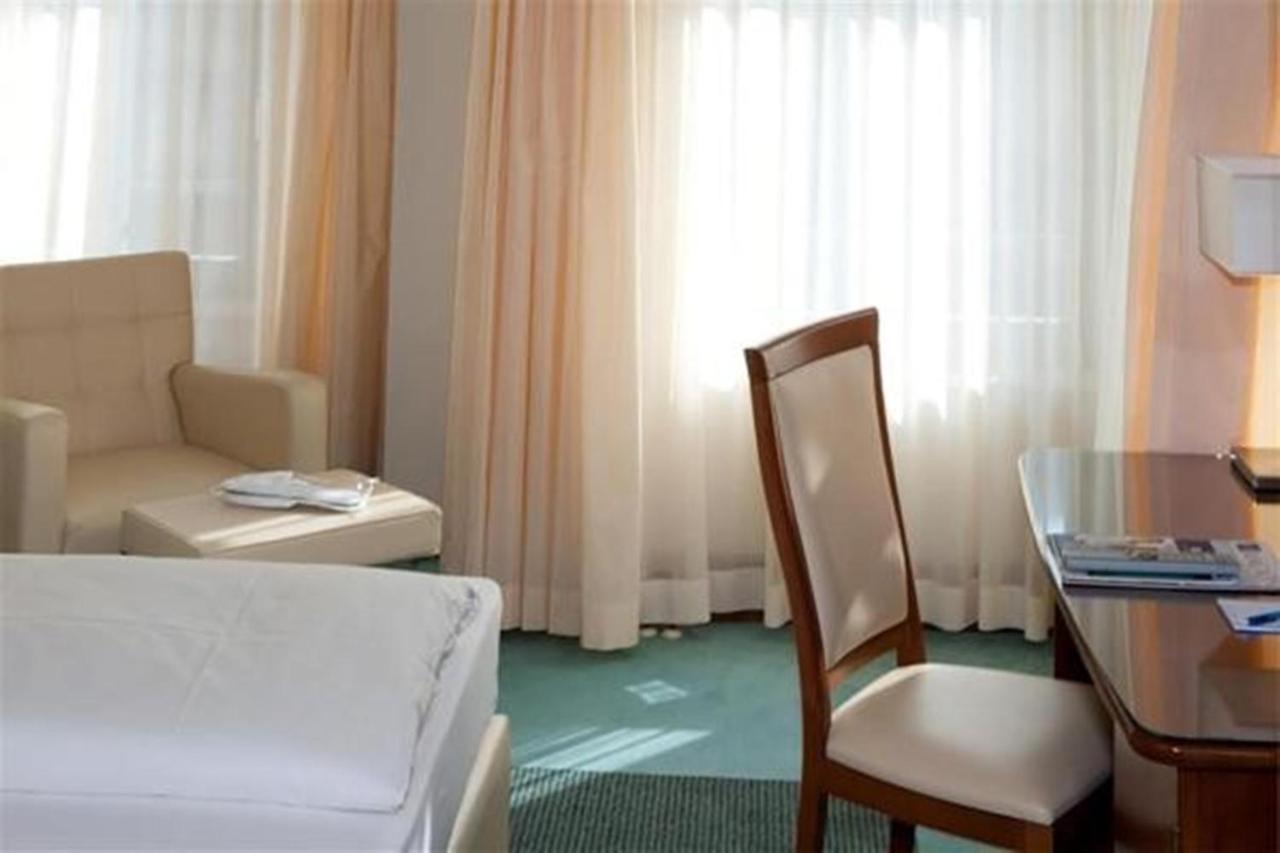 Hotel Am Blauen Wunder Drezda Kültér fotó