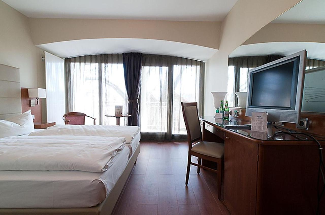 Hotel Am Blauen Wunder Drezda Kültér fotó